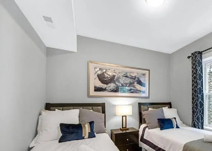 Spacious Haven - 8-minutes To Chicago - Sleeps 10 * Forest Park
